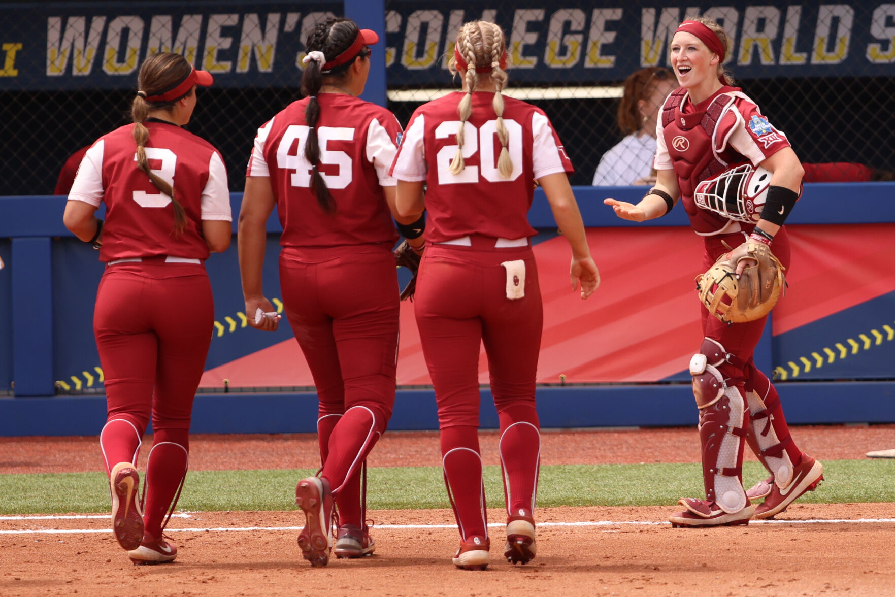 Lynnsie Elam congratulates teammates